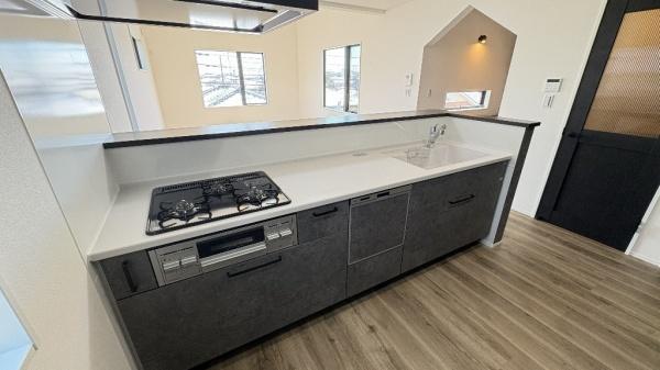 �_�ސ쌧���s������쐶�c6���ڂ̐V�z��ˌ��ẴL�b�`��