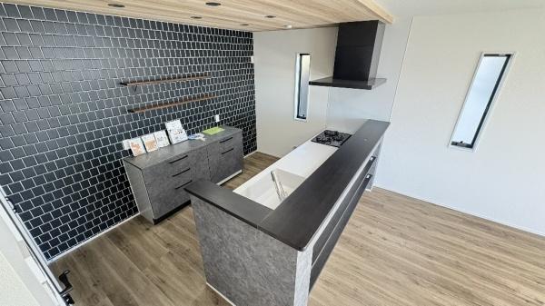 �_�ސ쌧���s������쐶�c6���ڂ̐V�z��ˌ��ẴL�b�`��