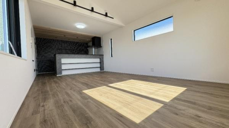 �_�ސ쌧���s������쐶�c6���ڂ̐V�z��ˌ��Ẵ��r���O