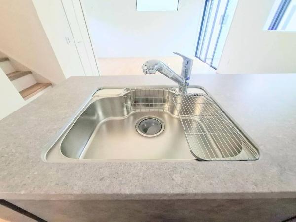 �_�ސ쌧���l�s���J�扺���J3���ڂ̐V�z��ˌ��ẴL�b�`��