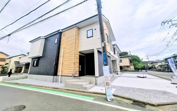 �_�ސ쌧���l�s���J�扺���J3���ڂ̐V�z��ˌ��Ă̑O�ʓ��H�܂ތ��n�ʐ^