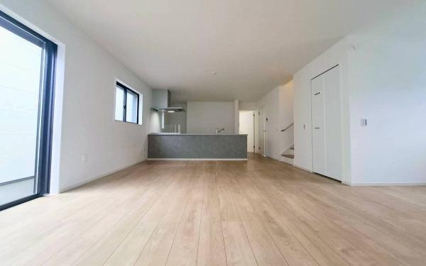 �_�ސ쌧���l�s���J�扺���J3���ڂ̐V�z��ˌ��Ẵ��r���O