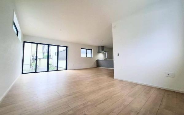 �_�ސ쌧���l�s���J�扺���J3���ڂ̐V�z��ˌ��Ẵ��r���O