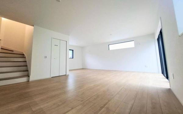 �_�ސ쌧���l�s���J�扺���J3���ڂ̐V�z��ˌ��Ẵ��r���O