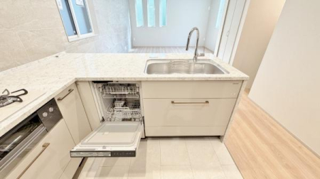 �_�ސ쌧���l�s�_�ސ��ؒ��̐V�z��ˌ��ẴL�b�`��