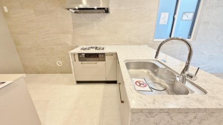 �_�ސ쌧���l�s�_�ސ��ؒ��̐V�z��ˌ��ẴL�b�`��