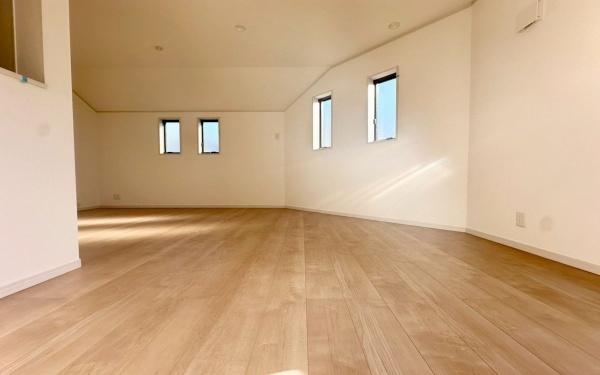 �_�ސ쌧���l�s�`���`��1���ڂ̐V�z��ˌ��Ẵ��r���O