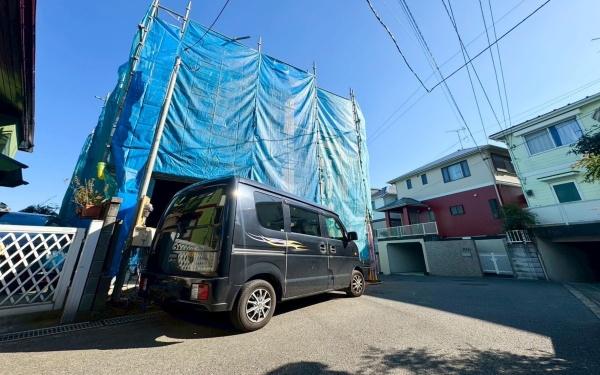 �_�ސ쌧���l�s�`���`��1���ڂ̐V�z��ˌ��Ă̑O�ʓ��H�܂ތ��n�ʐ^