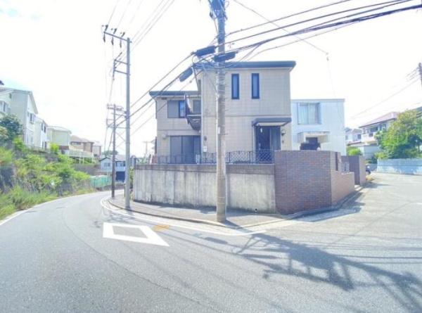 �_�ސ쌧���l�s�h�擌�㋽���̒��È�ˌ��Ă̑O�ʓ��H�܂ތ��n�ʐ^