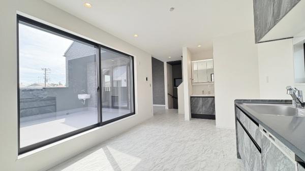 �_�ސ쌧����s�����k2���ڂ̐V�z��ˌ��ẴL�b�`��