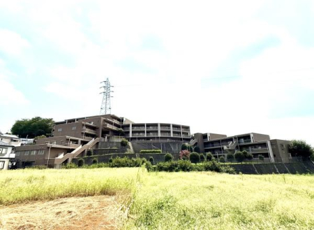 �_�ސ쌧���s���Ë�v���̒��Ã}���V�����̌��n�O�ώʐ^