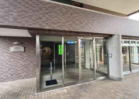 �_�ސ쌧���s���Ë�v���̒��Ã}���V�����̃G���g�����X