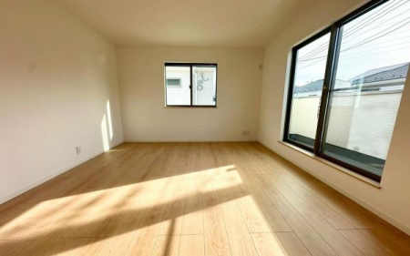 �_�ސ쌧���s�{�O�擌�L�n4���ڂ̐V�z��ˌ��Ă̐Q��