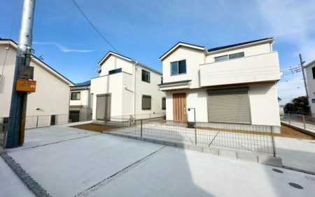 �_�ސ쌧���s�{�O�擌�L�n4���ڂ̐V�z��ˌ��Ă̑O�ʓ��H�܂ތ��n�ʐ^