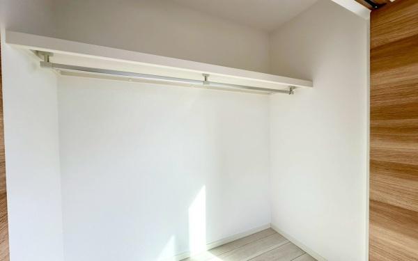 �_�ސ쌧���s�{�O�擌�L�n4���ڂ̐V�z��ˌ��Ă̎��[