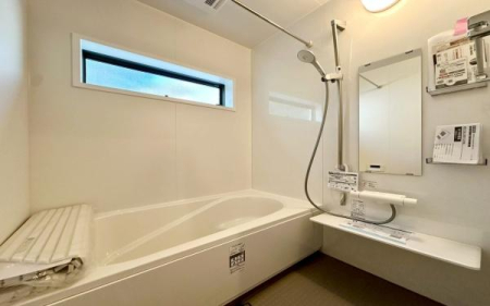 �_�ސ쌧���s�{�O�擌�L�n4���ڂ̐V�z��ˌ��Ă̗���