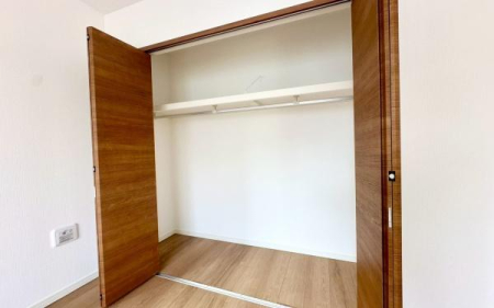 �_�ސ쌧���s�{�O�擌�L�n4���ڂ̐V�z��ˌ��Ă̎��[