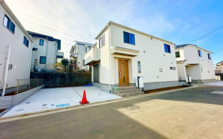 �_�ސ쌧���s�{�O�擌�L�n4���ڂ̐V�z��ˌ��Ă̑O�ʓ��H�܂ތ��n�ʐ^