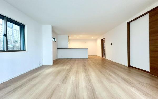 �_�ސ쌧���s�{�O�擌�L�n4���ڂ̐V�z��ˌ��Ẵ��r���O