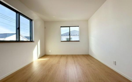 �_�ސ쌧���s�{�O�擌�L�n4���ڂ̐V�z��ˌ��Ă̎q������