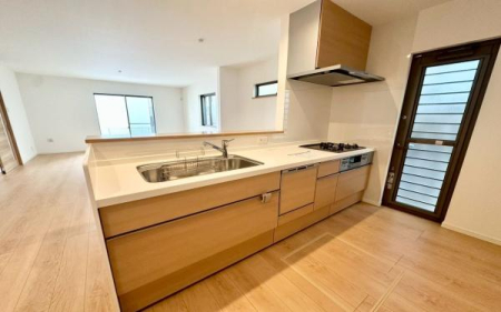 �_�ސ쌧���s�{�O�擌�L�n4���ڂ̐V�z��ˌ��ẴL�b�`��