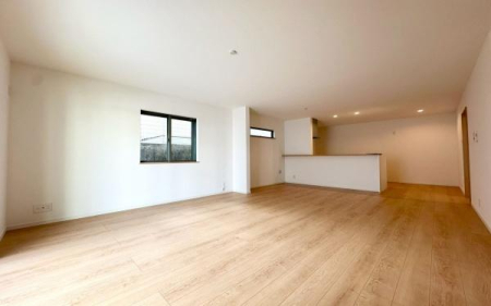 �_�ސ쌧���s�{�O�擌�L�n4���ڂ̐V�z��ˌ��Ẵ��r���O