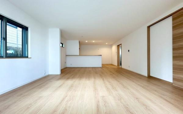 �_�ސ쌧���s�{�O�擌�L�n4���ڂ̐V�z��ˌ��Ẵ��r���O