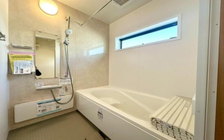 �_�ސ쌧���s�{�O�擌�L�n4���ڂ̐V�z��ˌ��Ă̗���