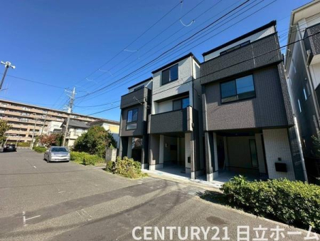 �_�ސ쌧���q�s��D4���ڂ̐V�z��ˌ��Ă̑O�ʓ��H�܂ތ��n�ʐ^