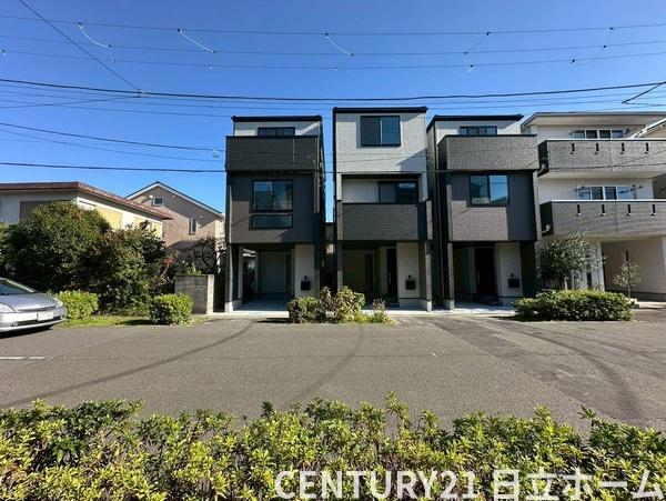 �_�ސ쌧���q�s��D4���ڂ̐V�z��ˌ��Ă̑O�ʓ��H�܂ތ��n�ʐ^