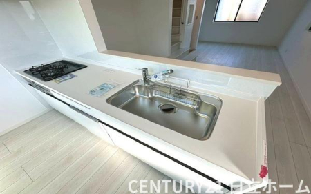 �_�ސ쌧���q�s��D4���ڂ̐V�z��ˌ��ẴL�b�`��