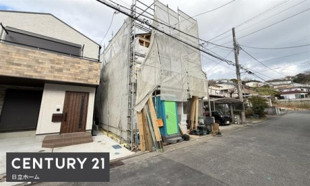 �_�ސ쌧���l�s�����Z�Y3���ڂ̐V�z��ˌ��Ă̑O�ʓ��H�܂ތ��n�ʐ^