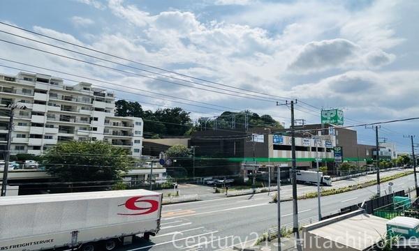 �_�ސ쌧���l�s�˒ˋ扺�q�c���̐V�z��ˌ��Ă̏Z�˂���̒��]�ʐ^