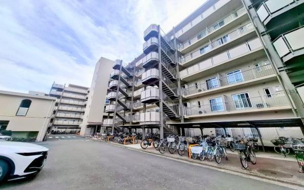 �_�ސ쌧���s����l�J�㒬�̒��Ã}���V�����̌��n�O�ώʐ^