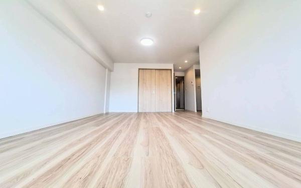 �_�ސ쌧���s����l�J�㒬�̒��Ã}���V�����̃��r���O