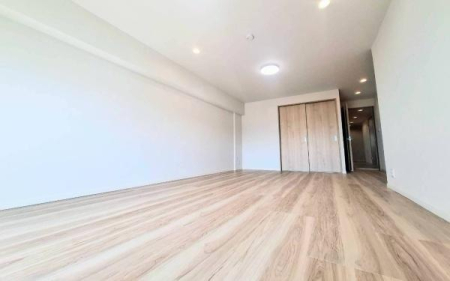 �_�ސ쌧���s����l�J�㒬�̒��Ã}���V�����̃��r���O