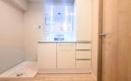 �_�ސ쌧���s����l�J�㒬�̒��Ã}���V�����̐��ʑ�E���ʏ�