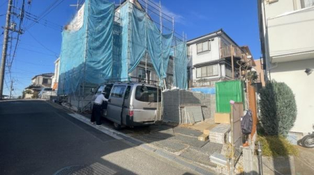 �_�ސ쌧���l�s���擌��]���u�̐V�z��ˌ��Ă̑O�ʓ��H�܂ތ��n�ʐ^