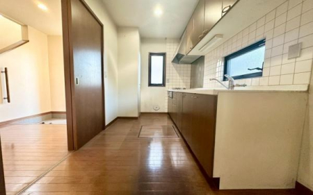 �_�ސ쌧���s�{�O�搼���3���ڂ̒��È�ˌ��ẴL�b�`��