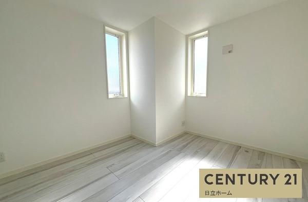 �_�ސ쌧���l�s�ߌ��搶��4���ڂ̐V�z��ˌ��Ă̎q������