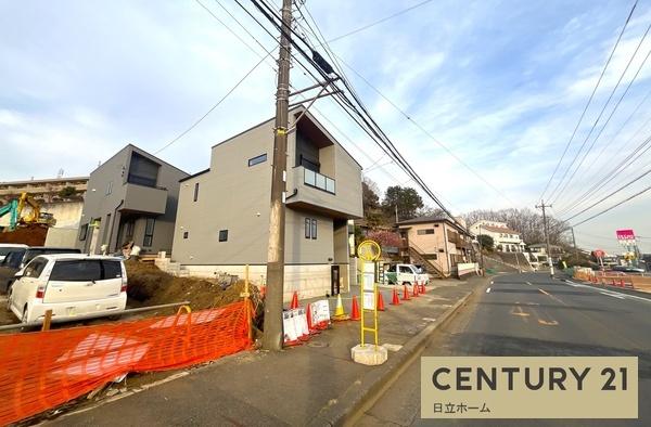 �_�ސ쌧���l�s�_�ސ�搛�c���̐V�z��ˌ��Ă̑O�ʓ��H�܂ތ��n�ʐ^