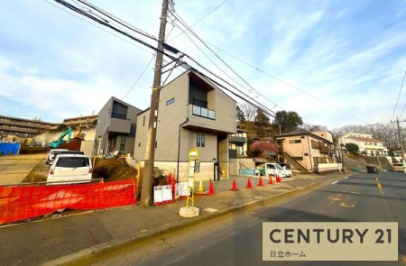 �_�ސ쌧���l�s�_�ސ�搛�c���̐V�z��ˌ��Ă̑O�ʓ��H�܂ތ��n�ʐ^