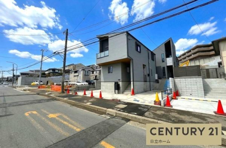 �_�ސ쌧���l�s�_�ސ�搛�c���̐V�z��ˌ��Ă̑O�ʓ��H�܂ތ��n�ʐ^