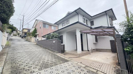 �_�ސ쌧���l�s����㔒��2���ڂ̒��È�ˌ��Ă̑O�ʓ��H�܂ތ��n�ʐ^