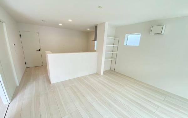 �_�ސ쌧���l�s��������J2���ڂ̐V�z��ˌ��ẴL�b�`��