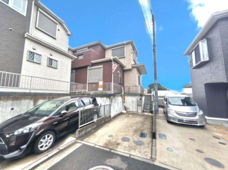 �_�ސ쌧���l�s�h�撷�����̒��È�ˌ��Ă̑O�ʓ��H�܂ތ��n�ʐ^