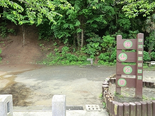�_�ސ쌧�O�Y�S�t�R�������̒��Ã}���V�����̎��ӊ�