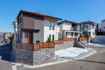 �_�ސ쌧���l�s�t�擡���u1���ڂ̒��È�ˌ��Ă̑O�ʓ��H�܂ތ��n�ʐ^