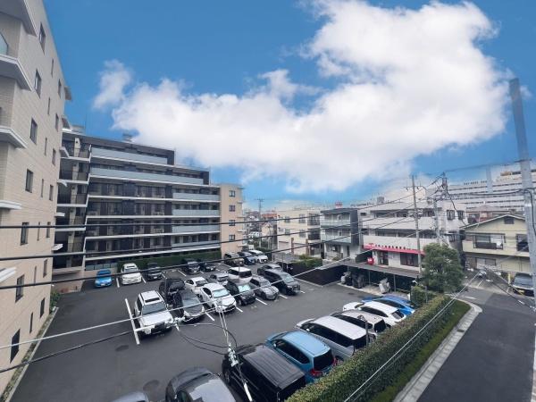 �_�ސ쌧���s�K�揬������4���ڂ̐V�z��ˌ��Ă̏Z�˂���̒��]�ʐ^