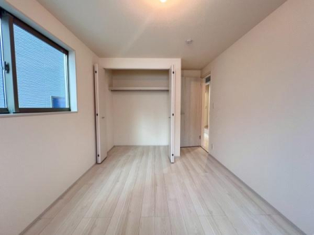 �_�ސ쌧���s�K�揬������4���ڂ̐V�z��ˌ��Ă̐Q��